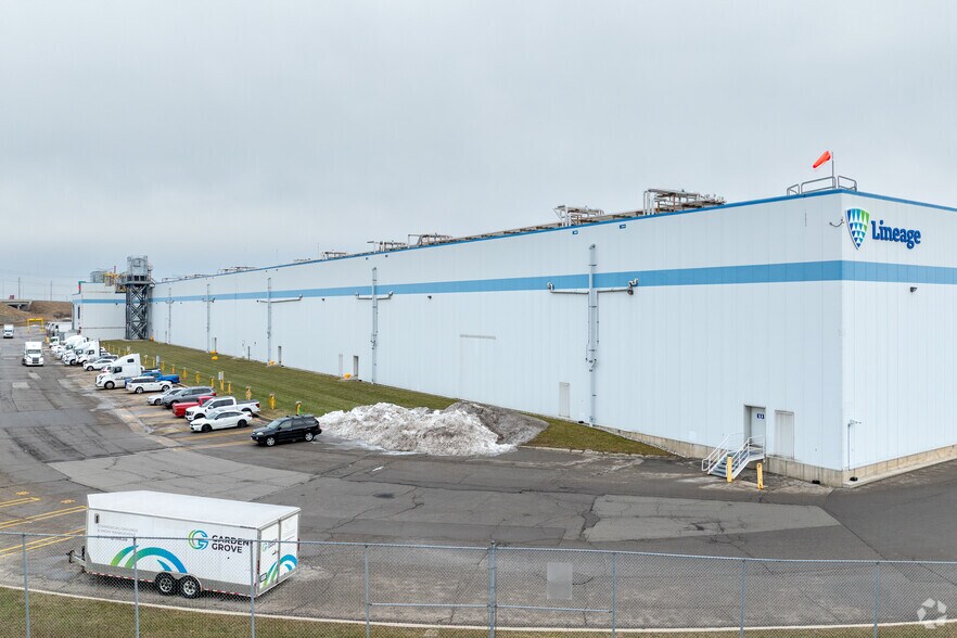 Primary Photo Of 2701 Highpoint Dr, Milton Refrigeration Cold Storage For Lease