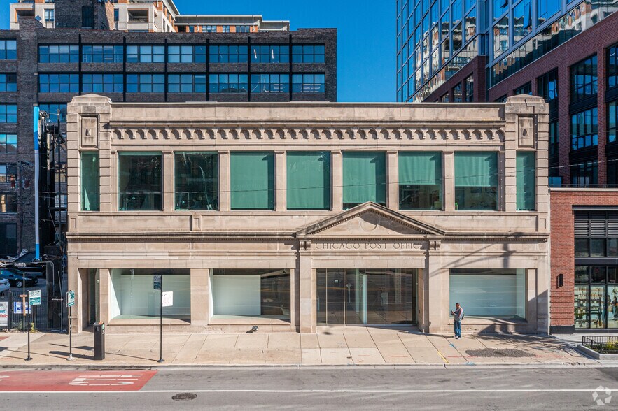 More Photos Of 210-216 W Chicago Ave, Chicago Loft Creative Space For Lease