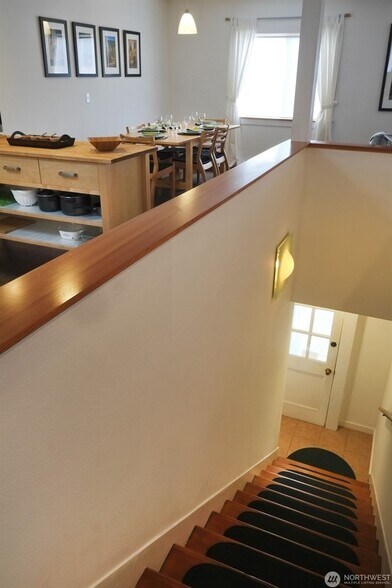 More Photos Of 112 1st Ave S, Ilwaco Storefront For Sale