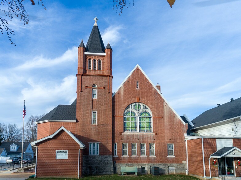 More Photos Of 305 W Columbia St, Farmington Religious Facility For Sale