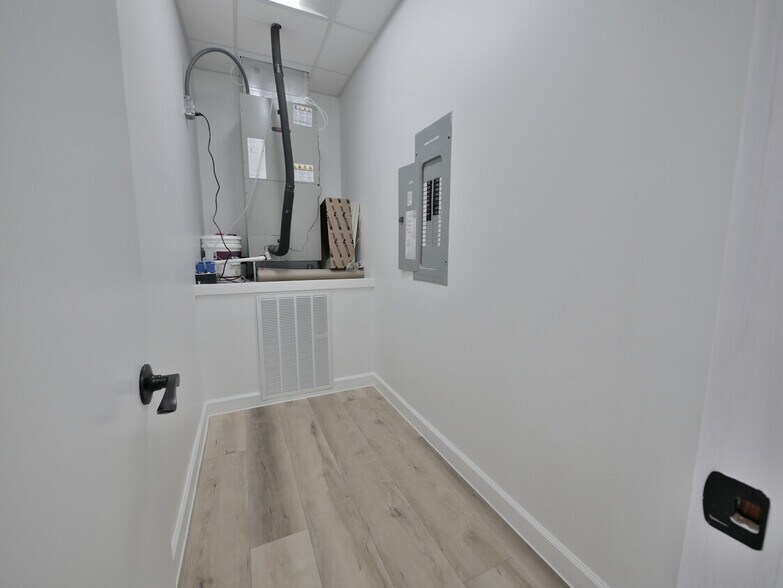 More Photos Of 23406 Kingsland Blvd, Katy Loft Creative Space For Lease