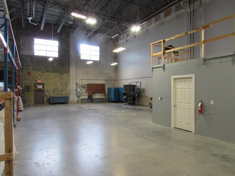 More Photos Of 33415 Maclure Rd, Abbotsford Warehouse For Sale