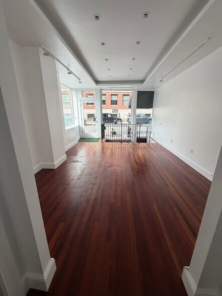 More Photos Of 149 North St, Boston Storefront Retail Residential For Lease