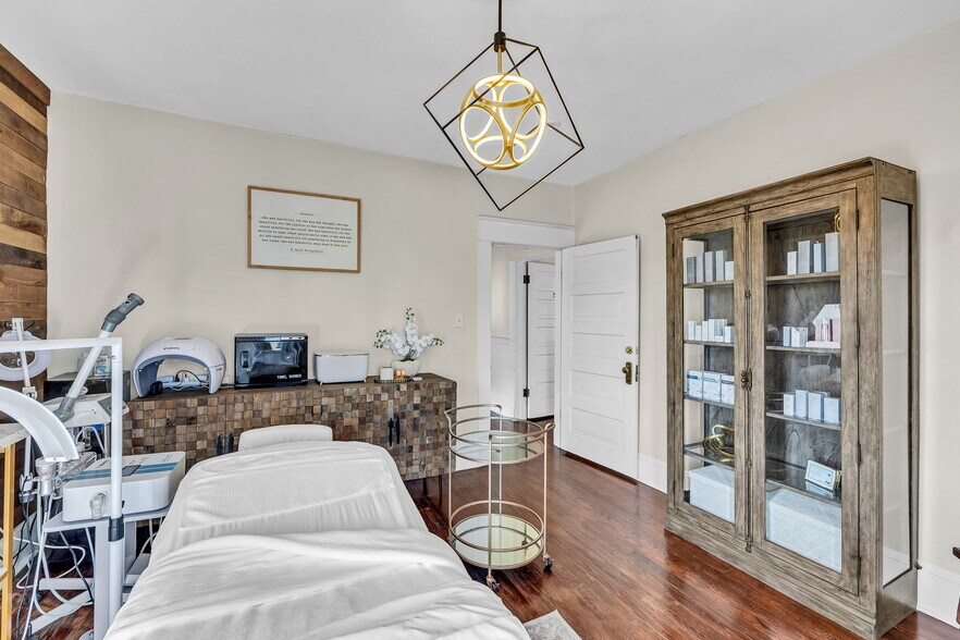 More Photos Of 126 S Spruce St, Winston-Salem Office Residential For Sale