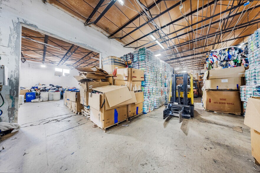 More Photos Of 1085-1089 E 27th St, Hialeah Warehouse For Lease