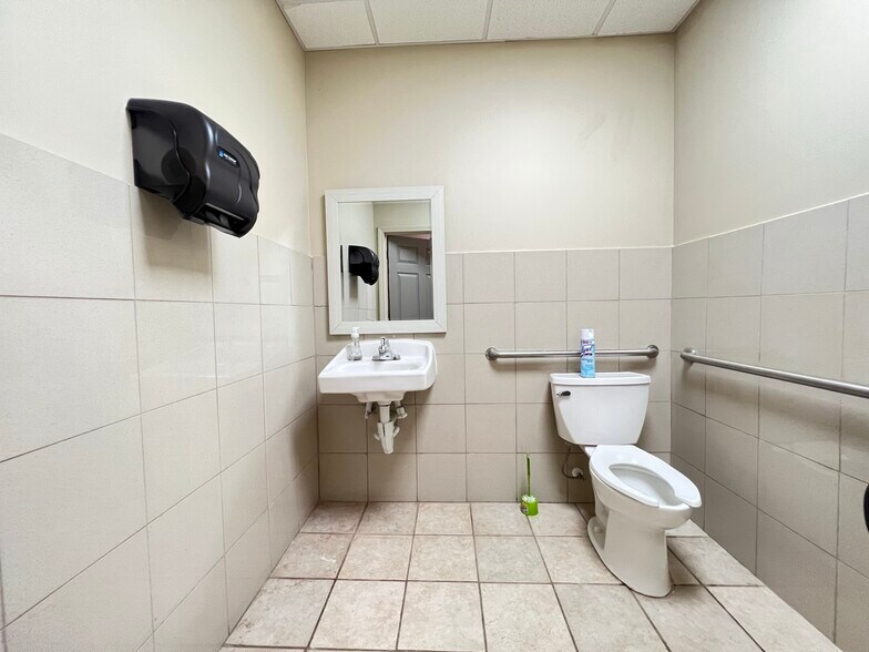 More Photos Of 4260 E Ponce De Leon Ave, Clarkston General Retail For Sale