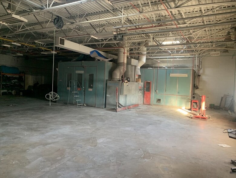 More Photos Of 8251 S Harlem Ave, Bridgeview Auto Repair For Lease