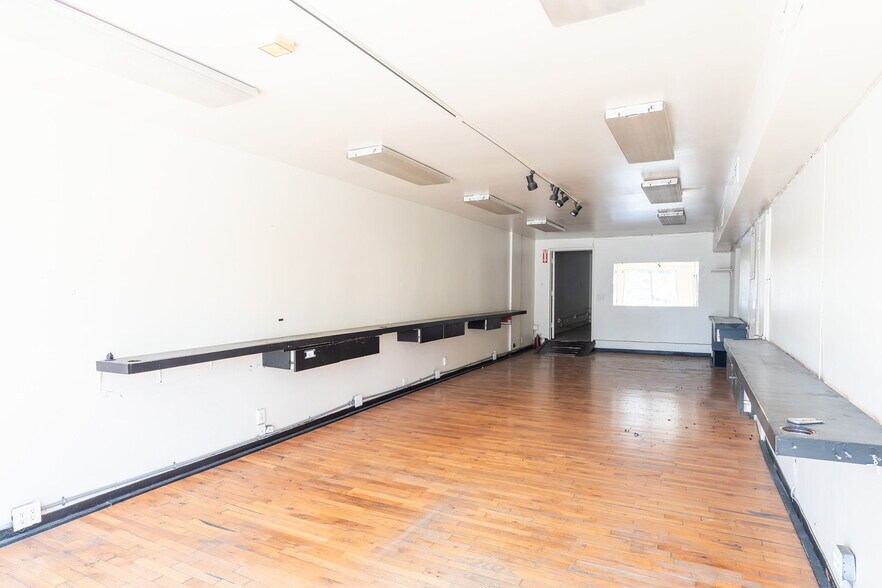 More Photos Of 723-727 N Fairfax Ave, Los Angeles General Retail For Lease