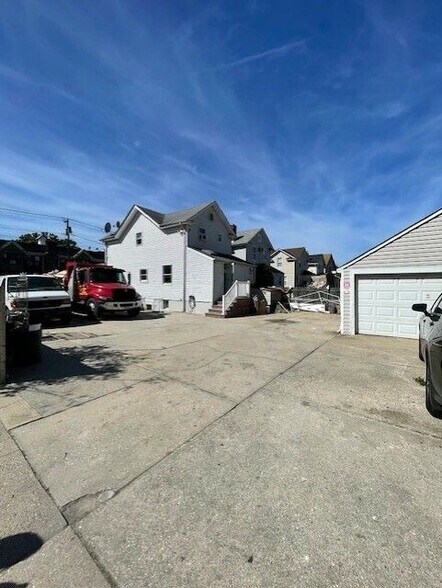 More Photos Of 356 Willis Ave, Mineola Office For Lease