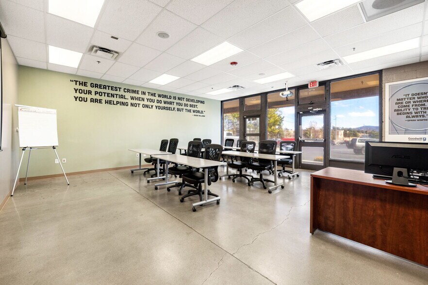 More Photos Of 1365-1385 Iron Springs Rd, Prescott Unknown For Lease