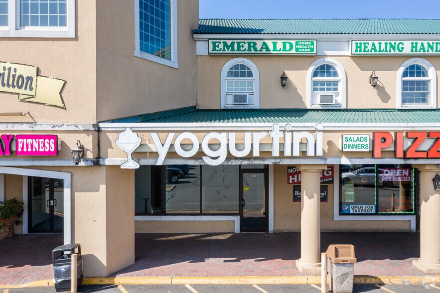 More Photos Of 1471-1491 State Route 23, Wayne Restaurant For Lease