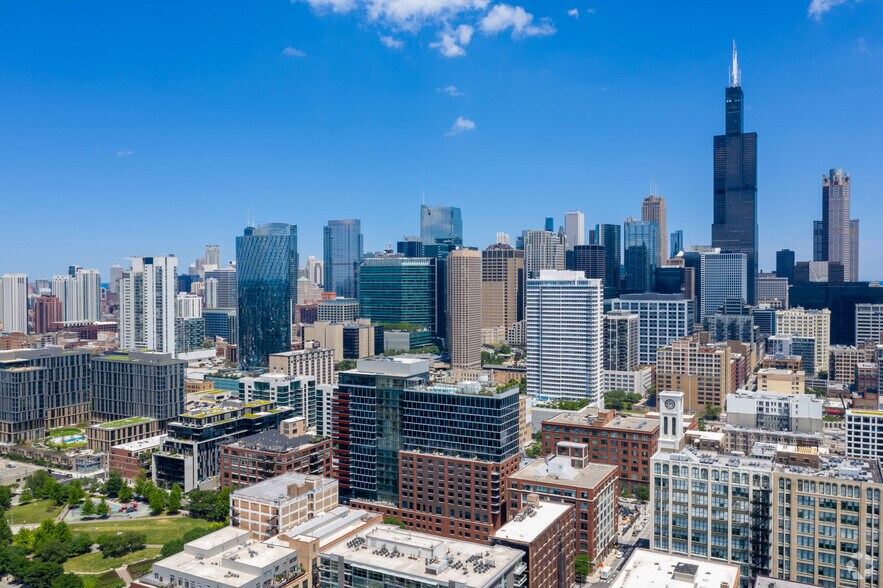 More Photos Of 205 S Peoria, Chicago Apartments For Lease