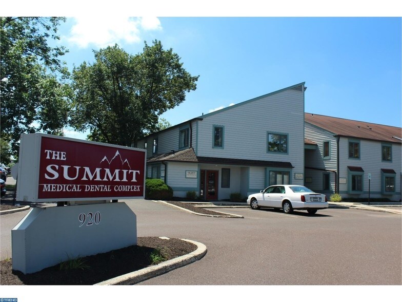 More Photos Of 920 Lawn Ave, Sellersville Medical For Sale