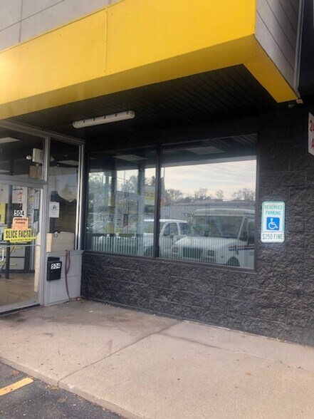 More Photos Of 504 Manneheim Rd, Bellwood Storefront For Lease