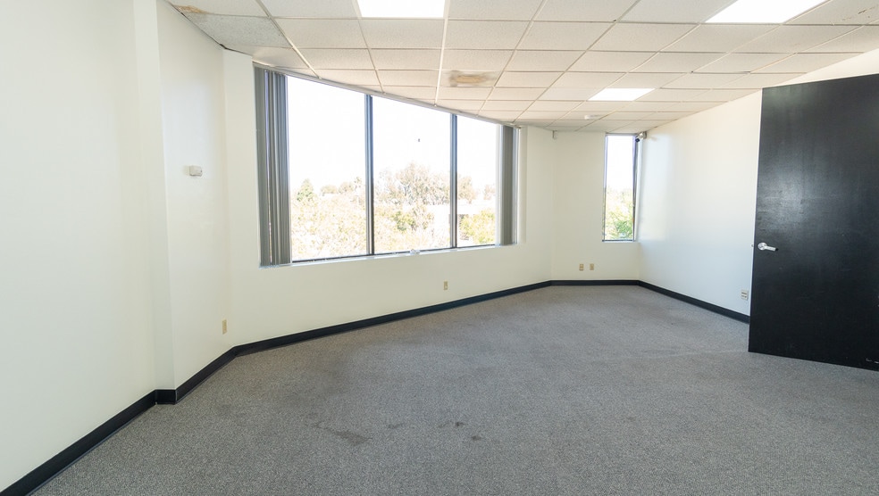More Photos Of 9212 Mira Este Ct, San Diego Research And Development For Sale