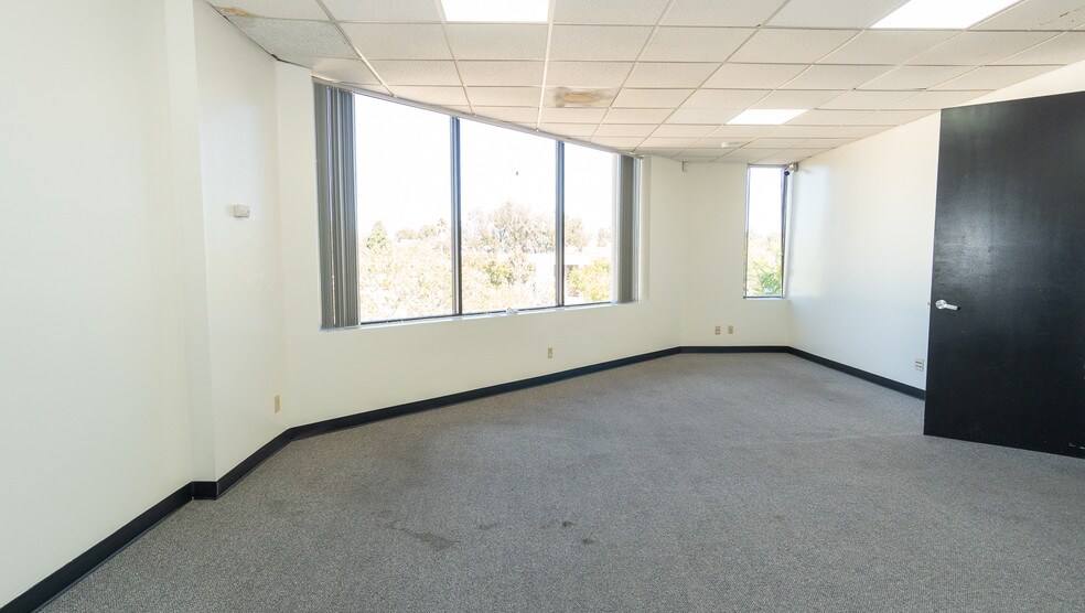 More Photos Of 9212 Mira Este Ct, San Diego Research And Development For Sale