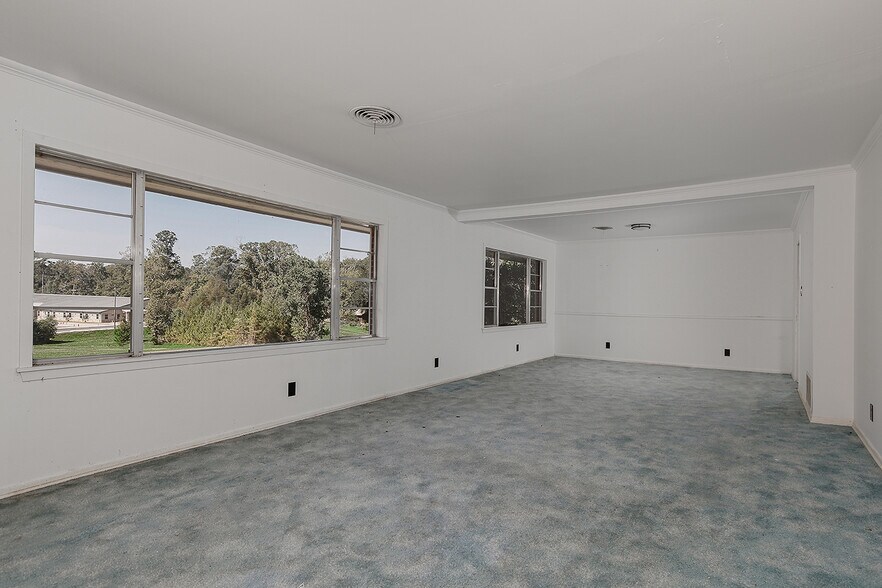 More Photos Of 7185 State Highway 75 S, Huntsville Flex For Sale