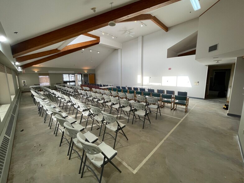 More Photos Of 2210 Dean St, St Charles Medical For Lease