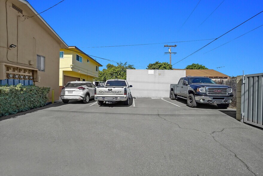 More Photos Of 252 S 7th St, Montebello Apartments For Sale