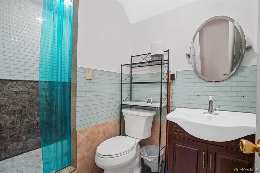 More Photos Of 6536 Metropolitan Ave, Middle Village Apartments For Sale