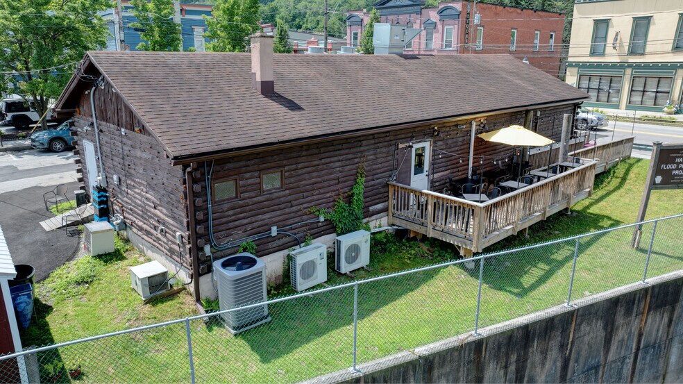 More Photos Of 121 Main Ave, Hawley Restaurant For Lease