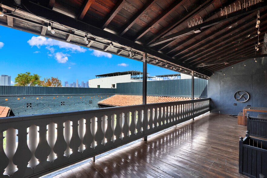 More Photos Of 435 S Boyle Ave, Los Angeles Office Residential For Sale