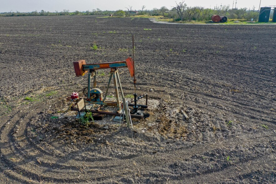 More Photos Of CR 5714 @ CR 5716, La Coste Land For Sale