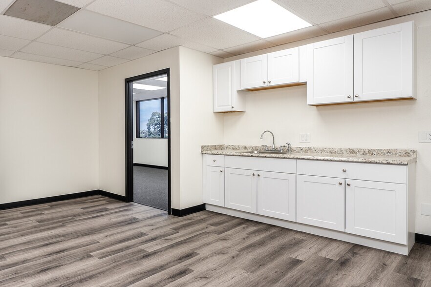 More Photos Of 3405 Kenyon St, San Diego Office For Lease