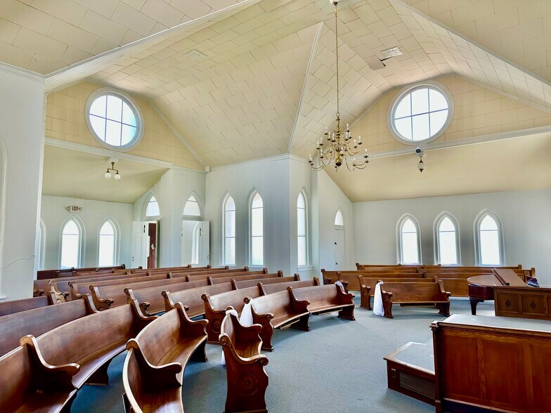 More Photos Of 1424 E Main St, Humboldt Hospitality For Sale