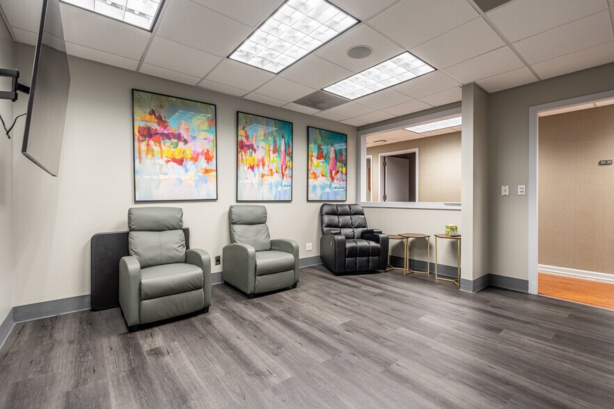 More Photos Of 2400 N Ashland Ave, Chicago Medical For Lease