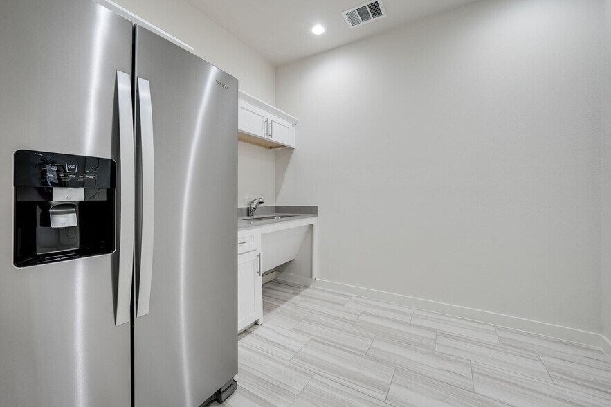 More Photos Of 5860 Collin McKinney Pky, McKinney Medical For Lease