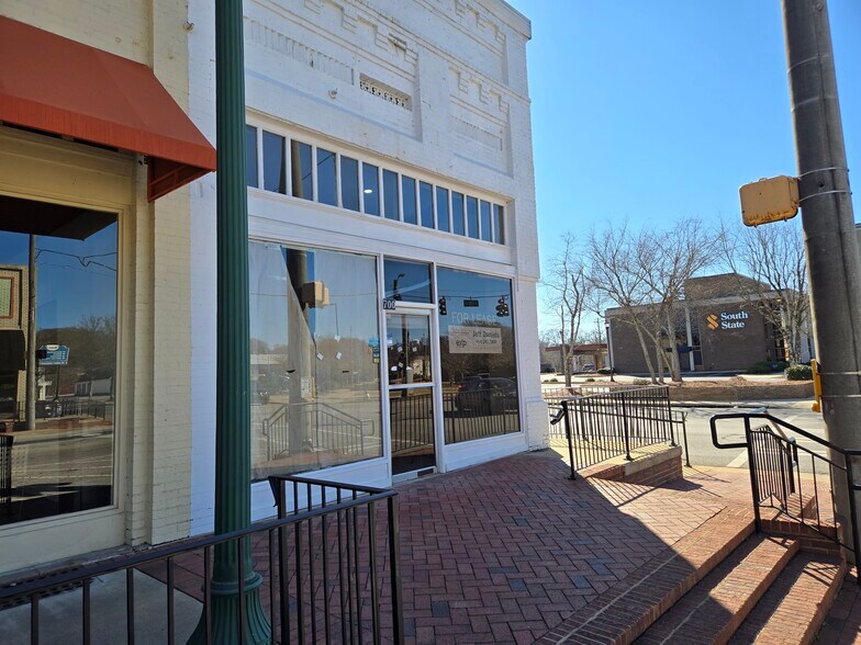 Primary Photo Of 700 3rd Ave, West Point Storefront Retail Office For Lease
