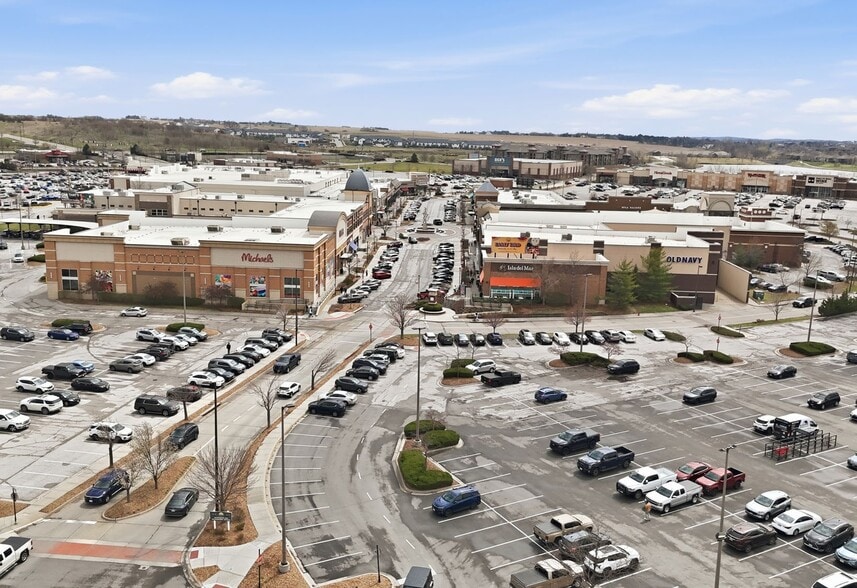 More Photos Of 7809-7949 Towne Center Pky, Papillion Unknown For Lease
