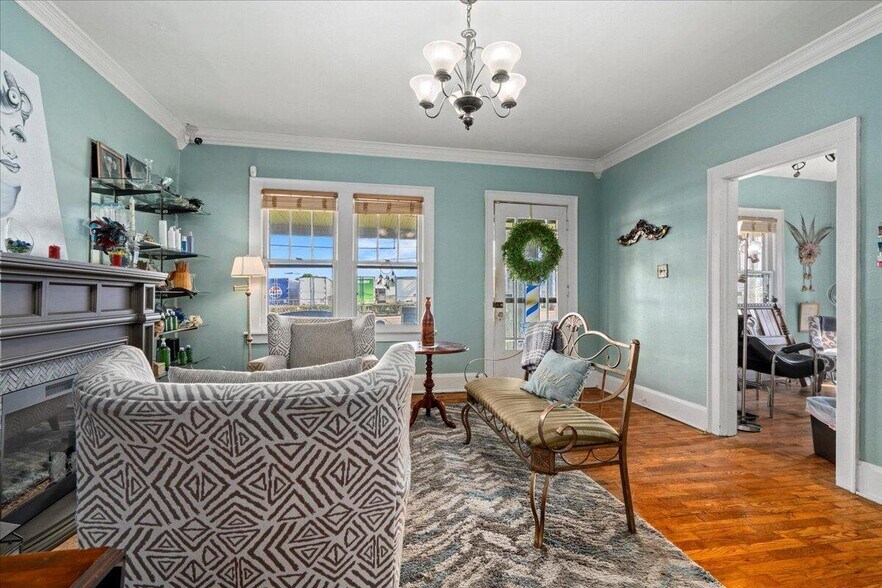 More Photos Of 1322 Versailles Rd, Lexington Freestanding For Sale