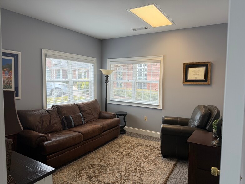 More Photos Of 3237 S Cherokee Ln, Woodstock Office For Sale