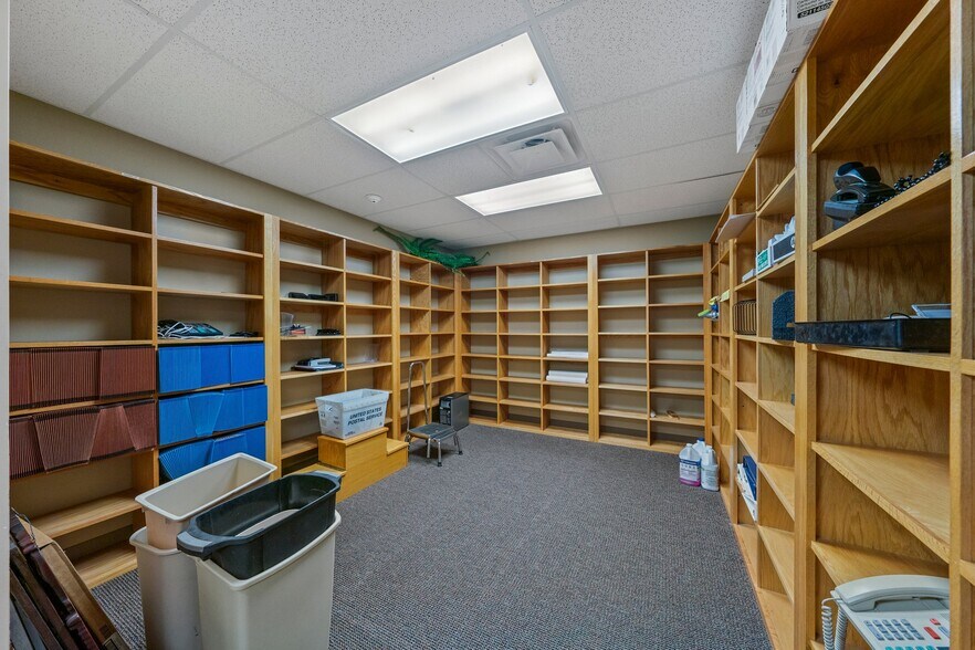 More Photos Of 1004 Glenview Dr, Glasgow Medical For Sale