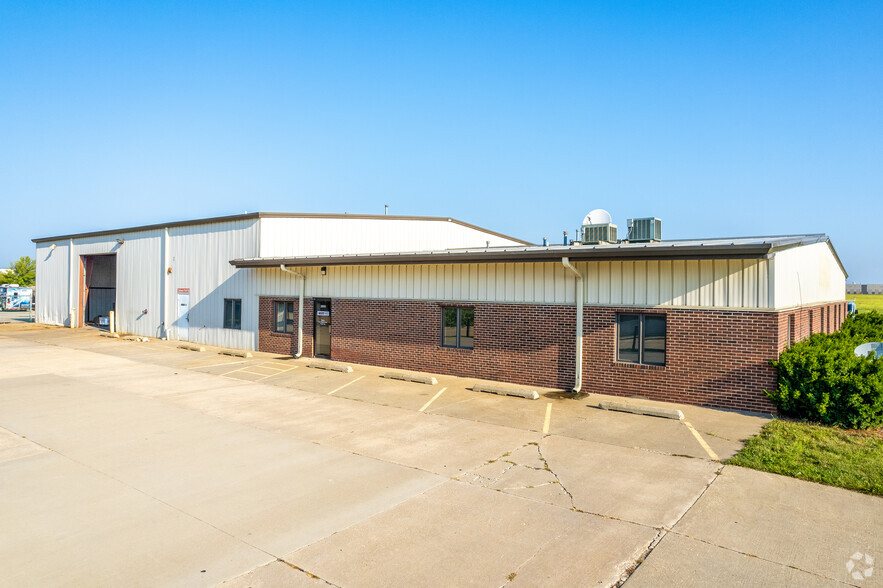 Primary Photo Of 2800 SE Gateway Dr, Grimes Flex For Lease