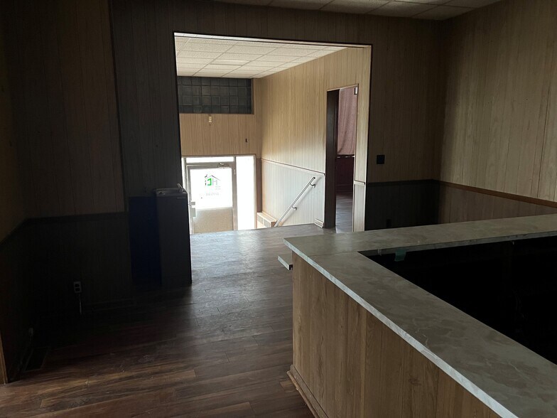 More Photos Of 616 N Jackson St, Danville Warehouse For Sale