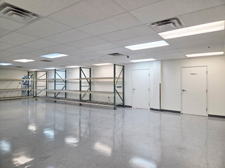 More Photos Of 1929 W Lone Cactus Dr, Phoenix Light Distribution For Sale