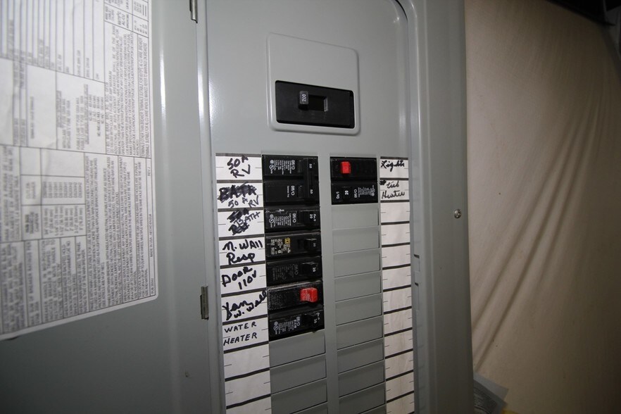 More Photos Of 2202 W Central Ave, El Dorado Light Manufacturing For Sale