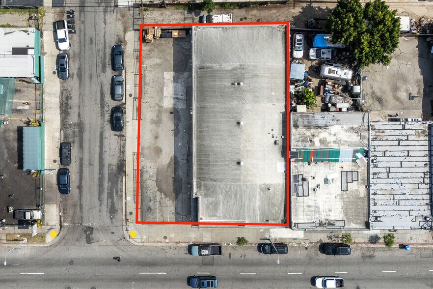 More Photos Of 5700 S Western Ave, Los Angeles Freestanding For Lease