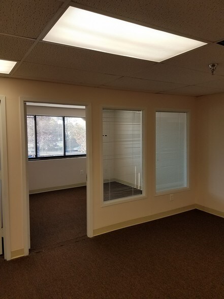 More Photos Of 7611-7615 Rickenbacker Dr, Gaithersburg Flex For Lease