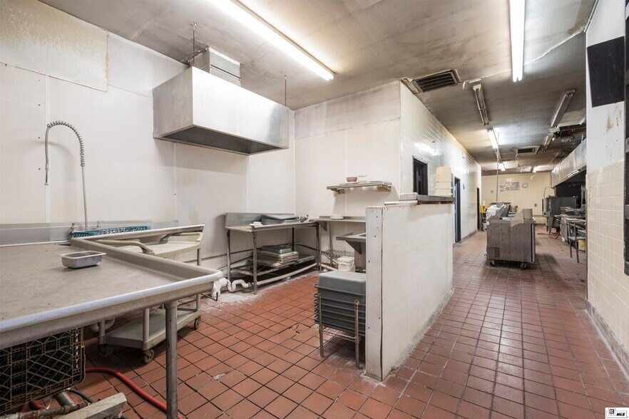 More Photos Of 1801 E Madison Ave, Bastrop Restaurant For Sale