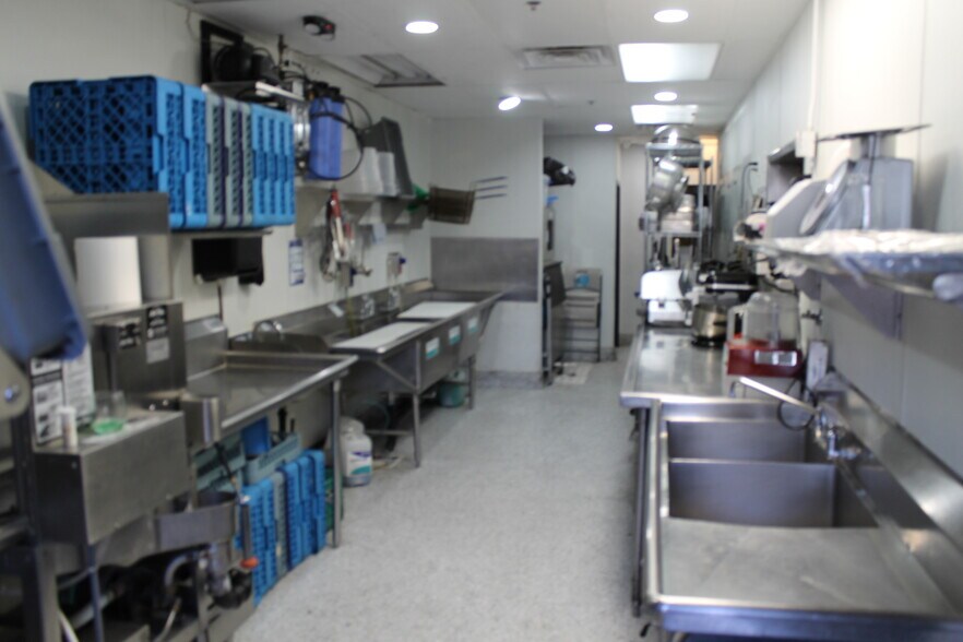 More Photos Of 7470 S Priest Dr, Tempe Restaurant For Sale