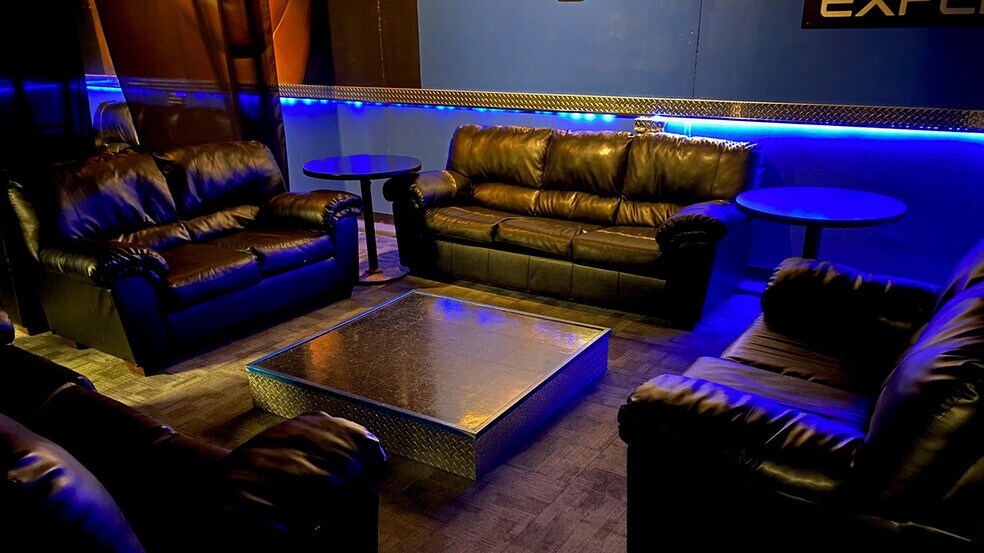 More Photos Of 1105 Arlington St, Winnipeg Storefront Retail Office For Sale