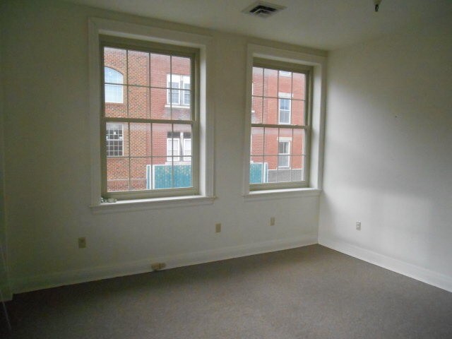 More Photos Of 328 Neville St, Beckley Office For Lease