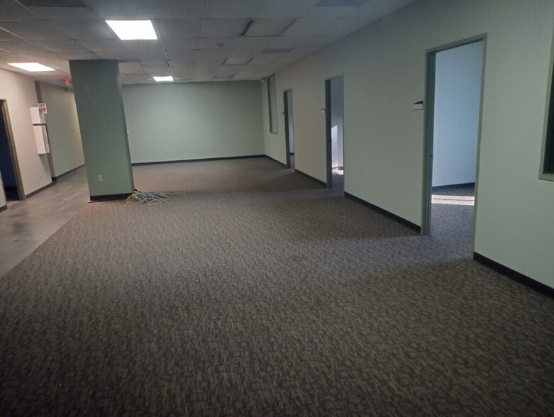 More Photos Of 7141 Office City Dr, Houston Unknown For Lease