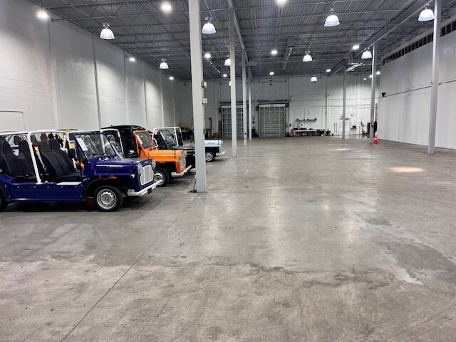 More Photos Of 300 Oakwood Ln, Hollywood Flex For Sale