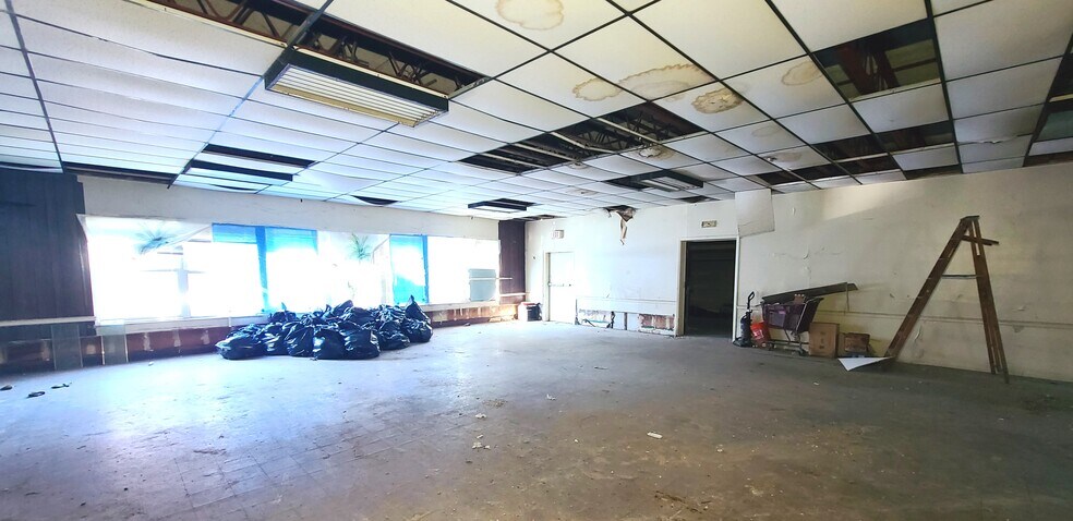 More Photos Of 208 N 5th Ave, Mount Vernon Specialty For Sale