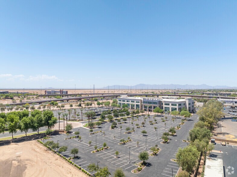 More Photos Of 2900 W Geronimo Pl, Chandler Office For Sale